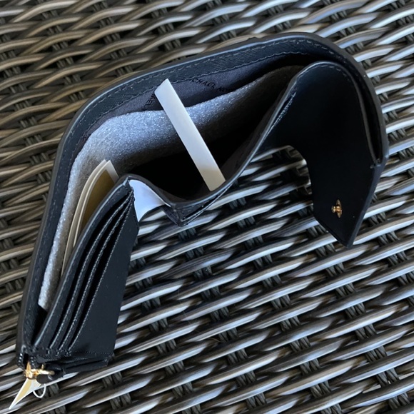 MICHAEL KORS JET SET TRAVEL MEDIUM FLAP BIFOLD WALLET BLACK - Picture 6 of 16